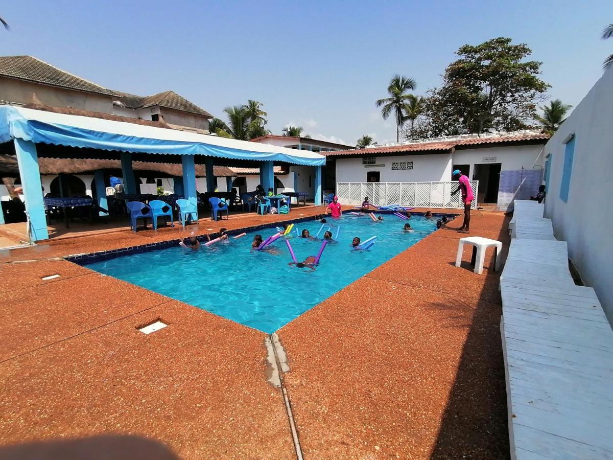 Capriccio Hotel Grand-Bassam Bagian luar foto