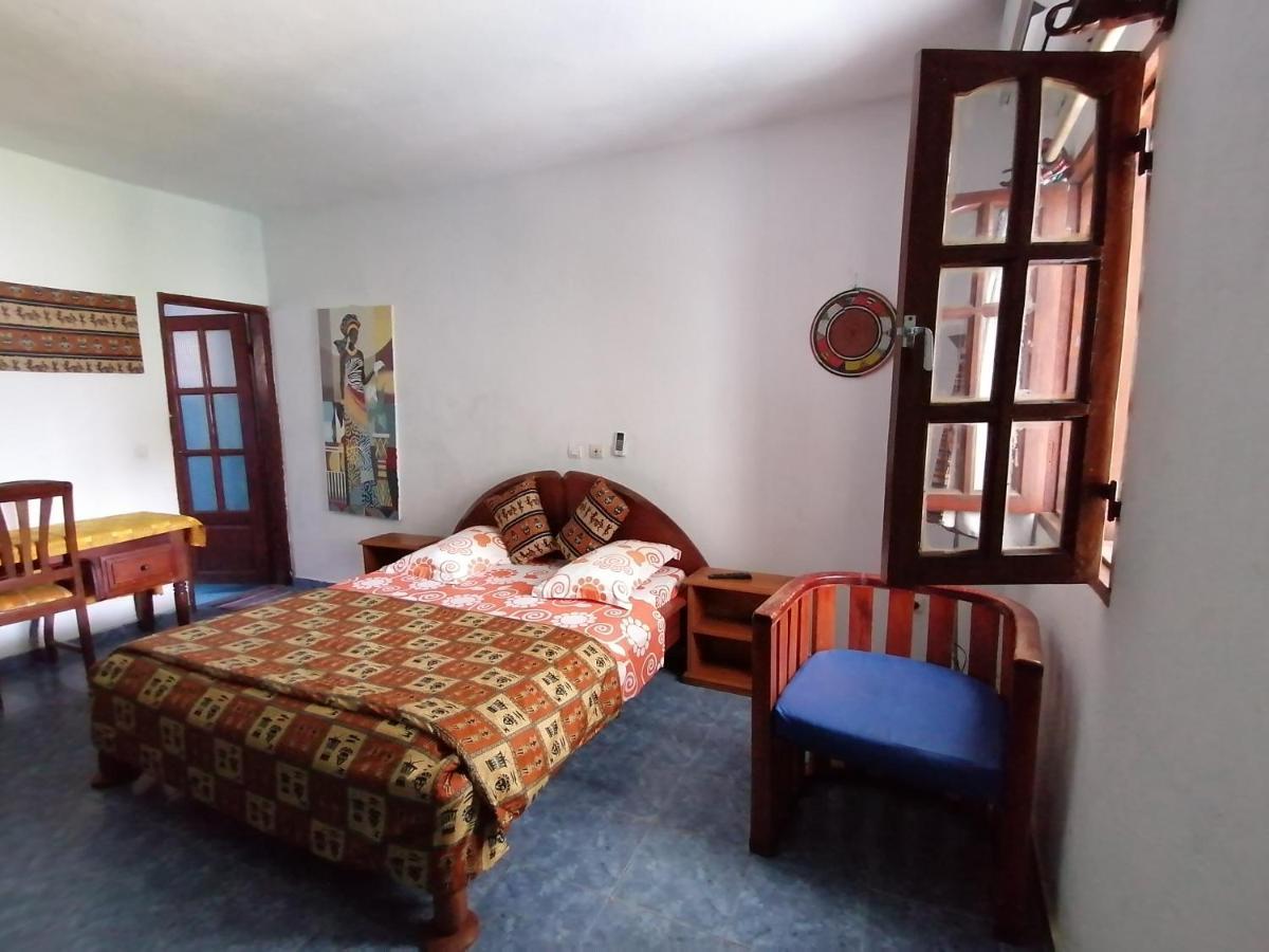 Capriccio Hotel Grand-Bassam Bagian luar foto