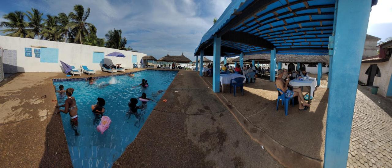 Capriccio Hotel Grand-Bassam Bagian luar foto